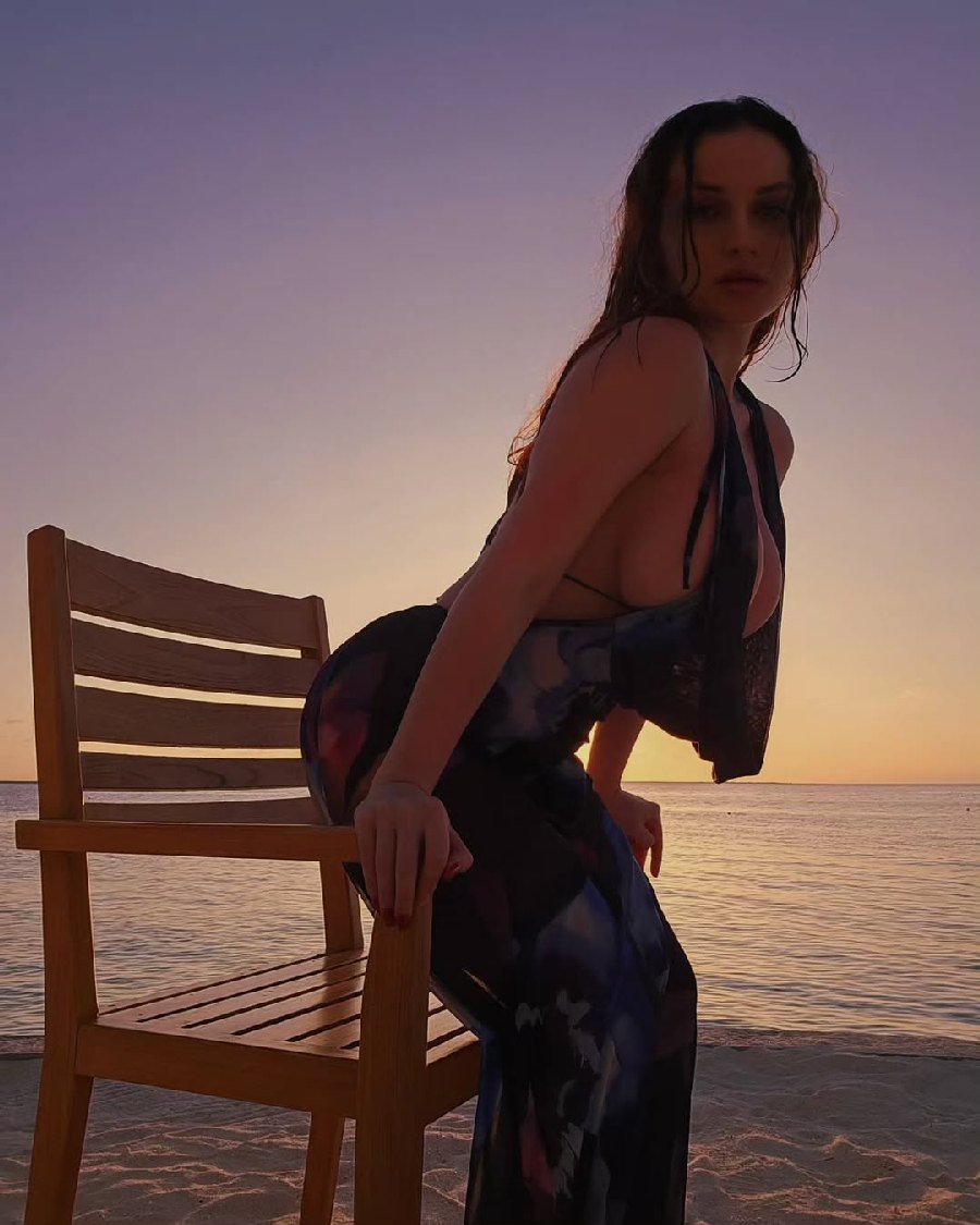 Sexy girl Miranda Faith nude in Valletta