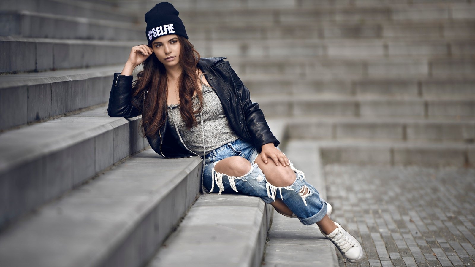 Sassy girls in Valletta