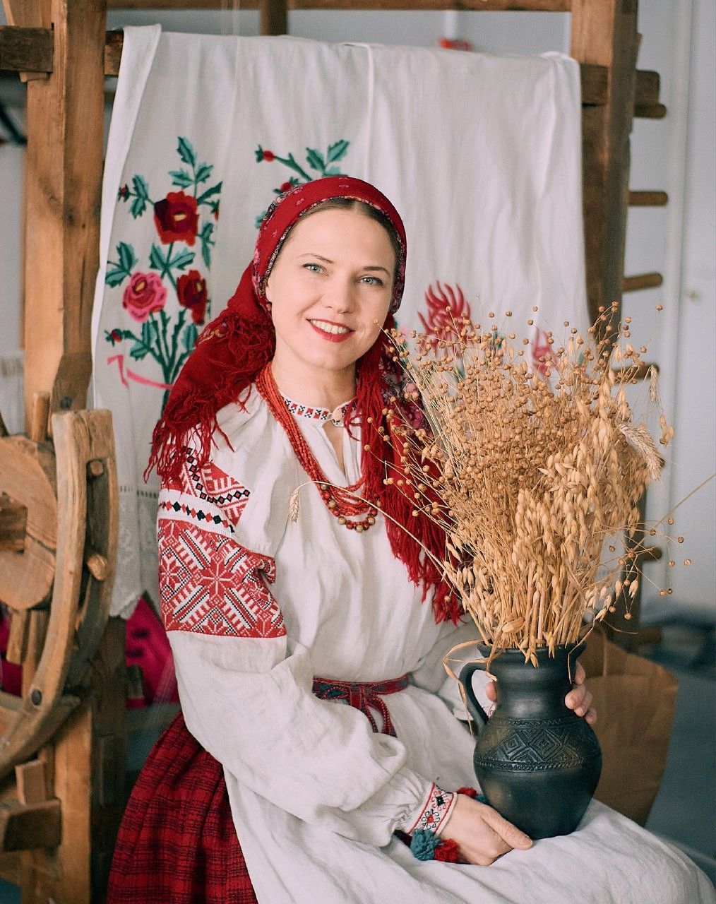 Women in Slavic costumes in Valletta