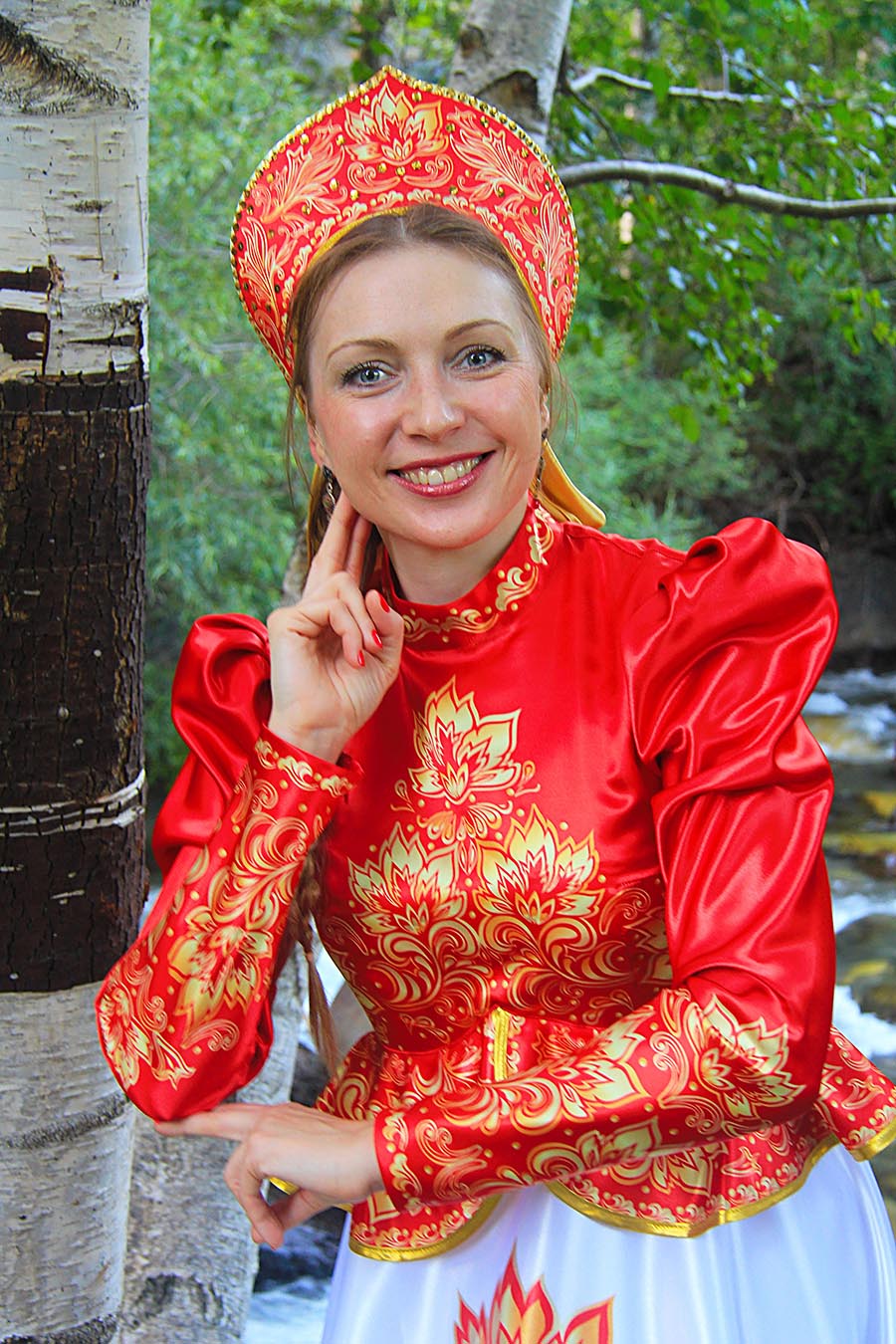 Women in Slavic costumes in Valletta