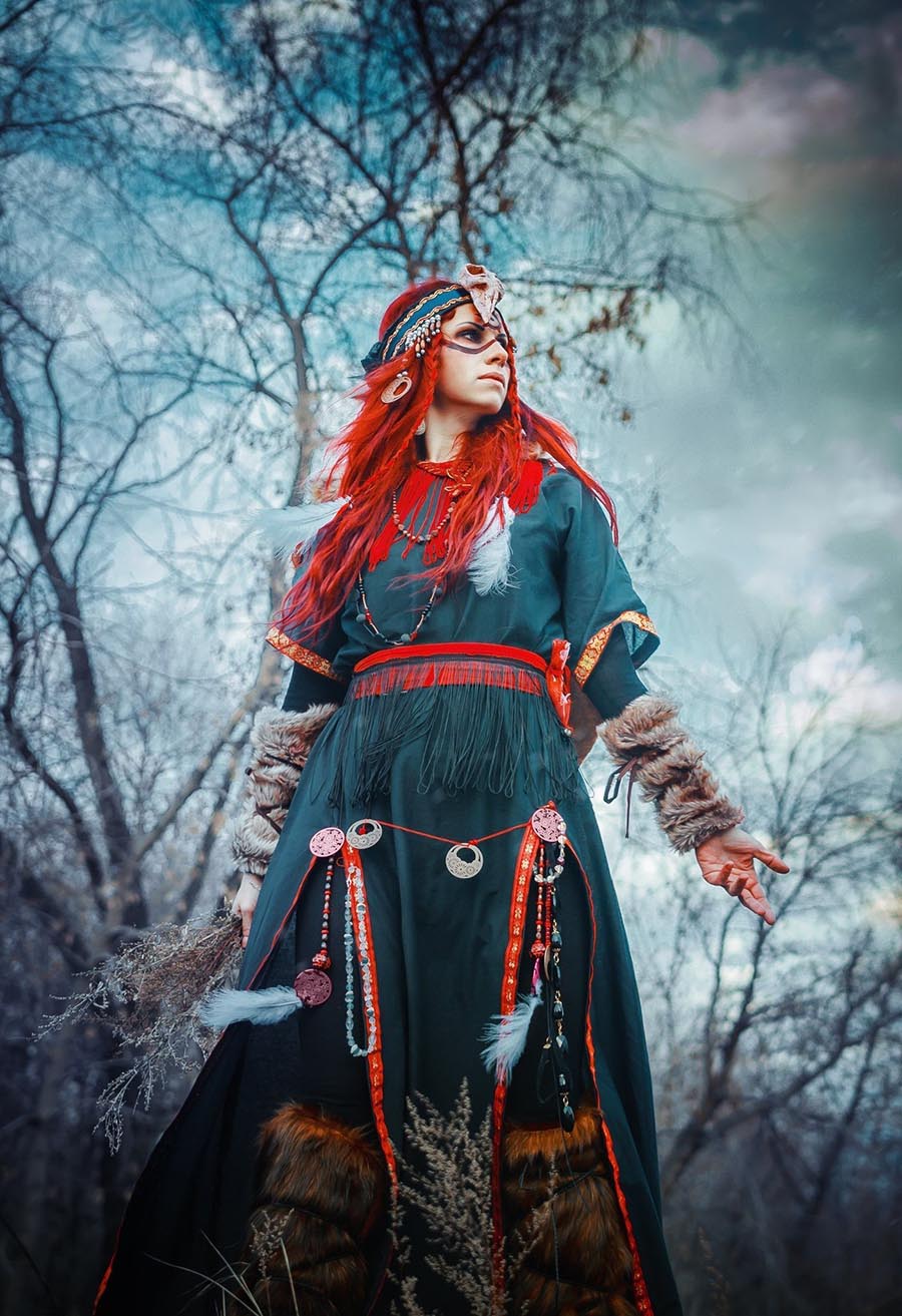 Girls in Slavic costumes underwear in Valletta