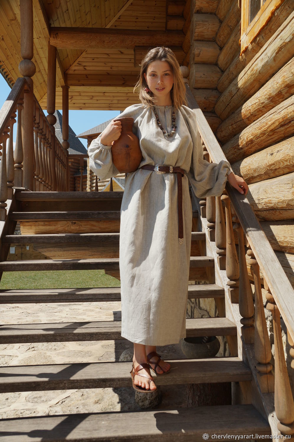Girls in Slavic costumes in Valletta