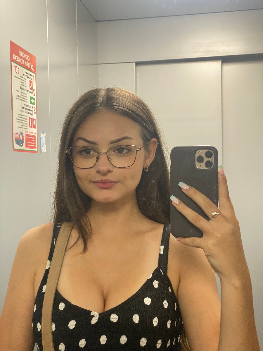 Sexy model Stacy in Valletta